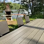 Wallinkoski - And Tentsile Tent Options Next To River Vuoksi Habitación en casa particular *