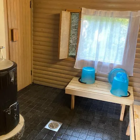 Wallinkoski - And Tentsile Tent Options Next To River Vuoksi ホームステイ